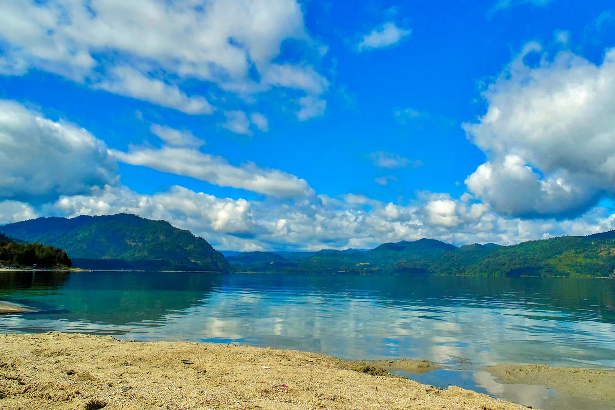 Nacimiento del río Calcurrupe desde el desborde del Lago Maihue, Cuenca del Lago Ranco